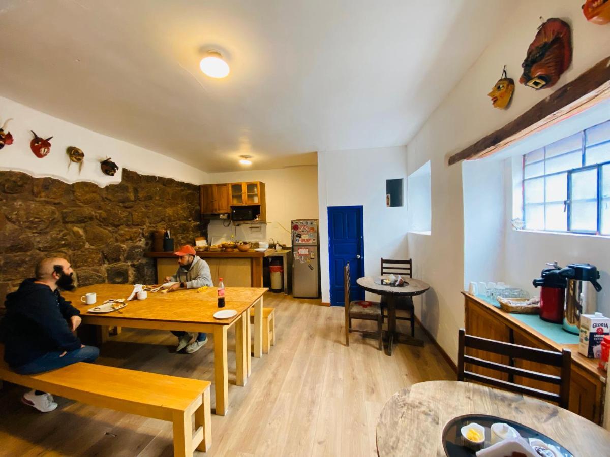 Flying Dog Hostel クスコ エクステリア 写真