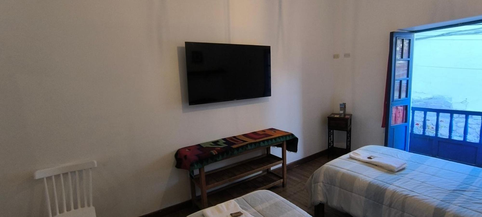Flying Dog Hostel クスコ エクステリア 写真